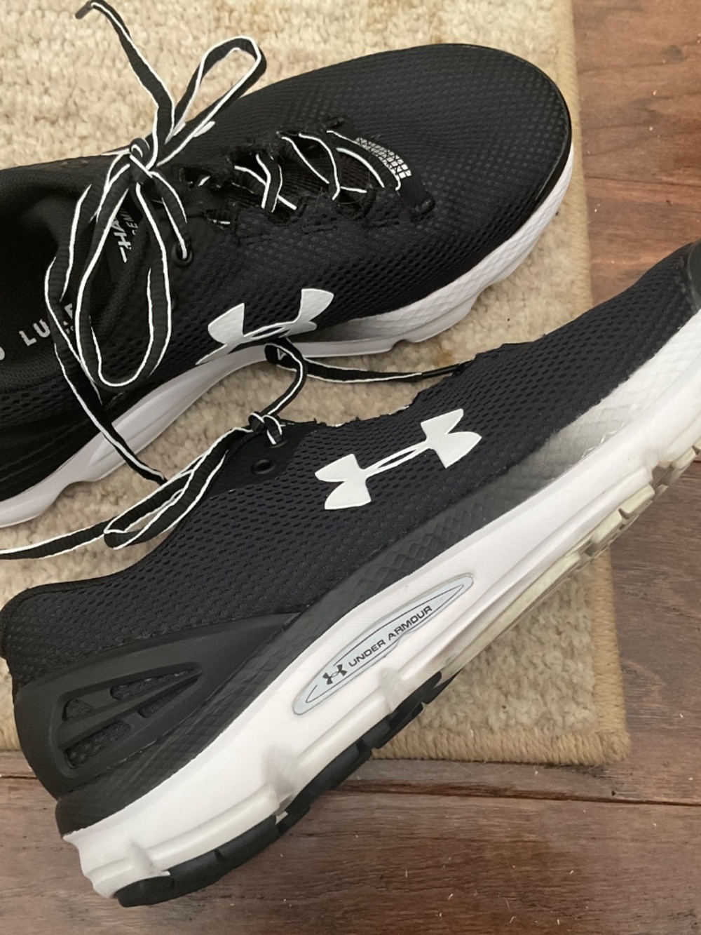 Under Armour Charged Gemini tennis shoes size 9.5, luxe sockliner - Picture 13 of 14